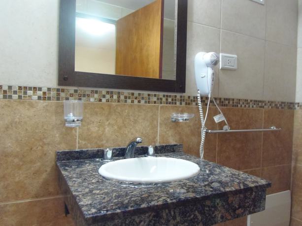 Imagen de la habitación del Hotel Complejo Rumipal. Foto 8