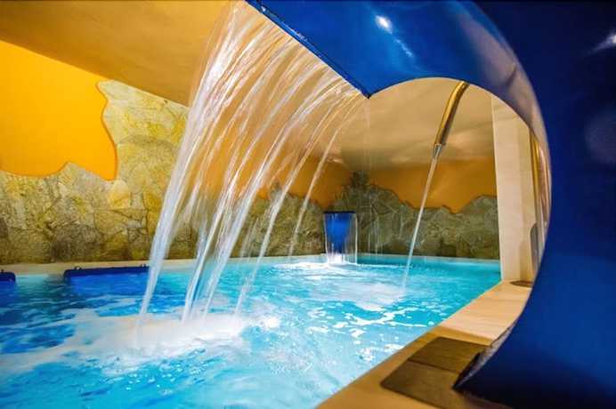 Imagen de la piscina del Hotel Complejo Rural La Venta del Charco. Foto 18