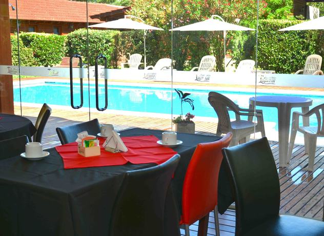 Imagen del bar/restaurante del Hotel Complejo Tajamar. Foto 2