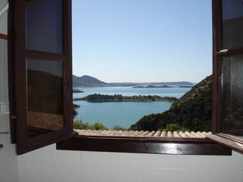 Imagen de la habitación del Hotel Complejo Tajo Del Águila. Foto 7