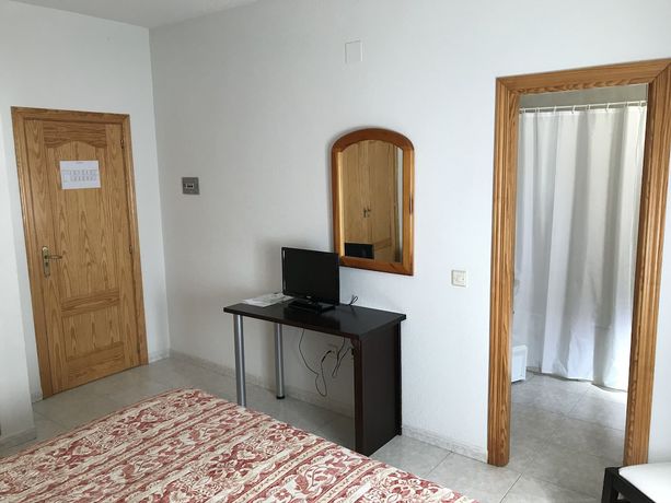 Imagen de la habitación del Hotel Complejo Turistico Ba&ntilde;os del Robledillo. Foto 3