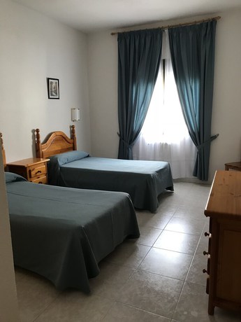Imagen de la habitación del Hotel Complejo Turistico Ba&ntilde;os del Robledillo. Foto 7