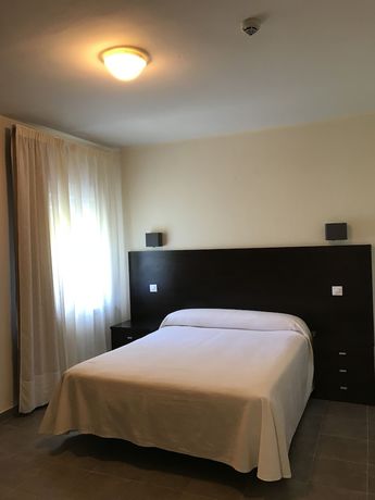 Imagen de la habitación del Hotel Complejo Turistico Ba&ntilde;os del Robledillo. Foto 15