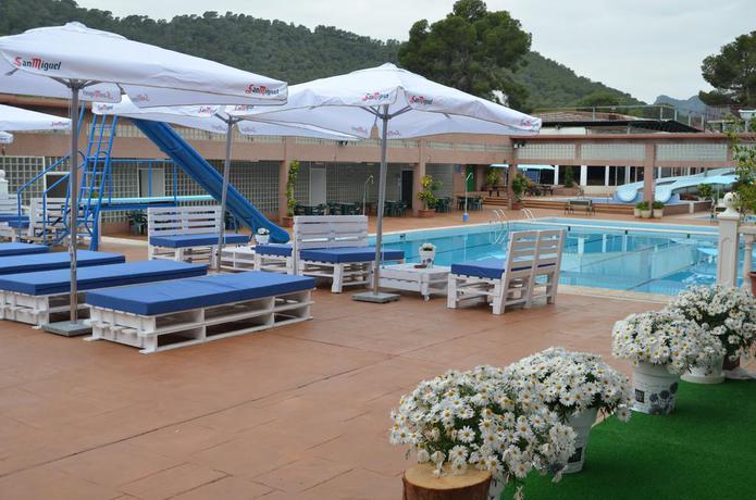 Imagen de los exteriores del Hotel Complejo Turistico La Pinada. Foto 7