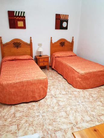 Imagen de la habitación del Hotel Complejo Turistico La Pinada. Foto 4