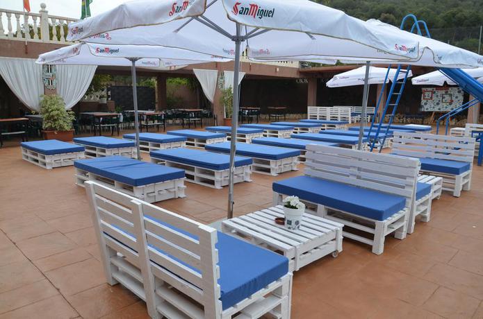 Imagen de los exteriores del Hotel Complejo Turistico La Pinada. Foto 8