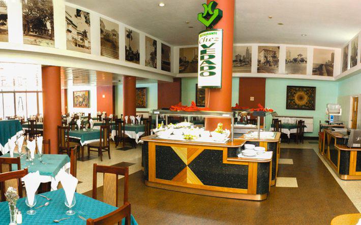 Imagen del bar/restaurante del Hotel Complejo Vedado - St. Johns. Foto 5