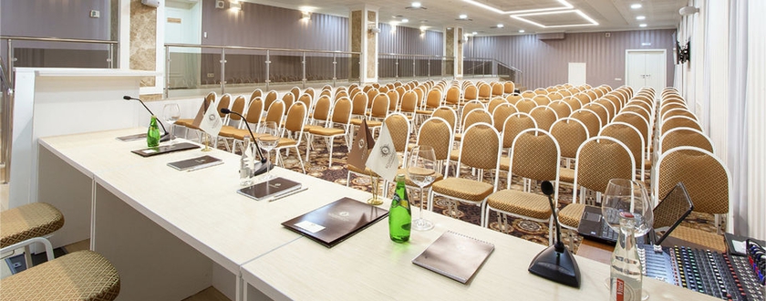 Imagen de los interiores del Hotel Complex Continental. Foto 7