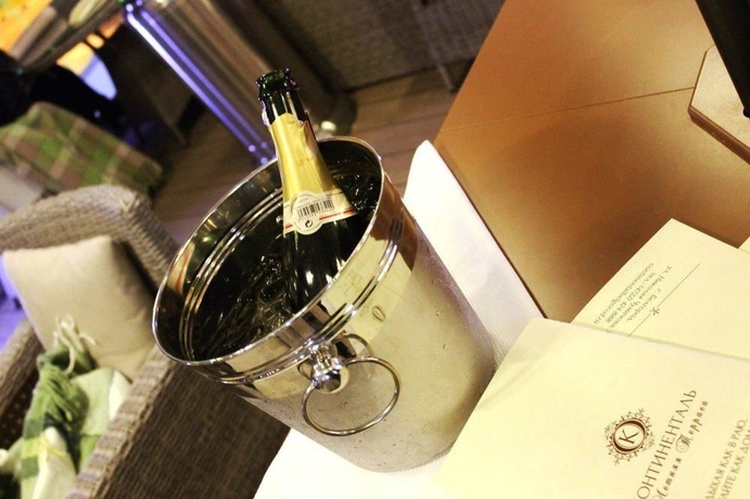 Imagen de los interiores del Hotel Complex Continental. Foto 12