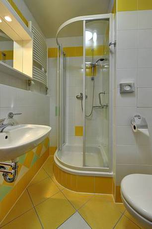 Imagen de la habitación del Hotel Complex Curie. Foto 5