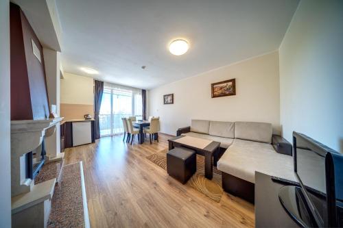 Imagen de la habitación del Hotel Complex Kamelia. Foto 17
