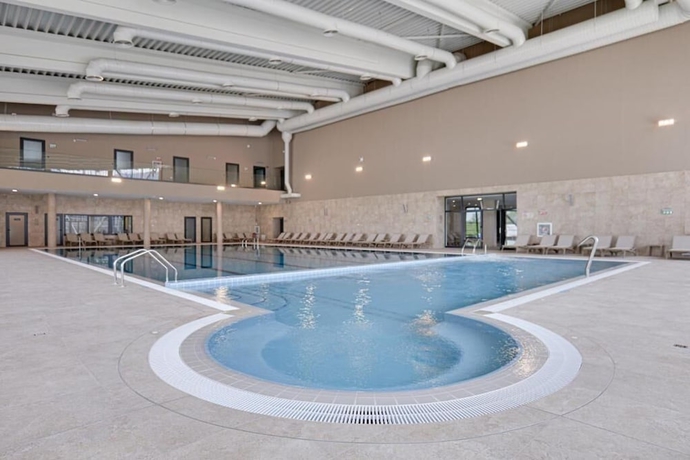 Imagen de la piscina del Hotel Complex SamElyon. Foto 16