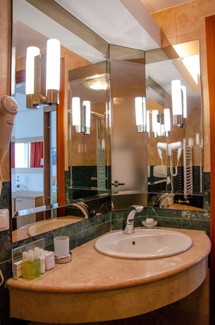 Imagen de la habitación del Hotel Complex Silva. Foto 13