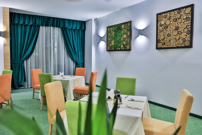 Imagen del bar/restaurante del Hotel Complex Silva. Foto 5