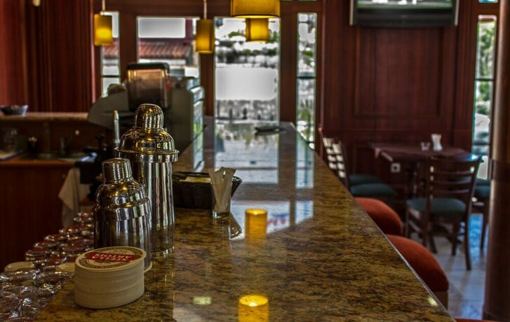 Imagen del bar/restaurante del Hotel Complex Sunrise All Inclusive. Foto 19