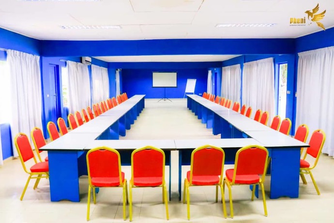 Imagen de los interiores del Hotel Complexe H&ocirc;telier Food And Business. Foto 19