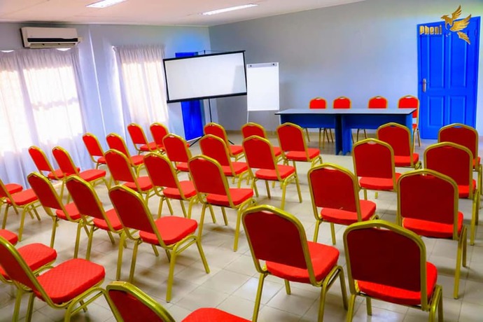 Imagen de los interiores del Hotel Complexe H&ocirc;telier Food And Business. Foto 20