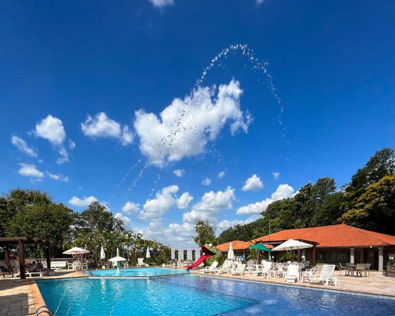 Imagen de la piscina del Hotel Complexo Eco Cataratas Resort by San Juan. Foto 17