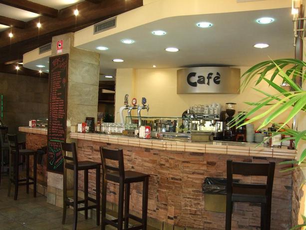 Imagen de los interiores del Hotel Complutense. Foto 5