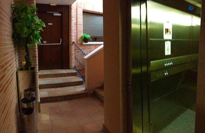 Imagen de los interiores del Hotel Complutense. Foto 6