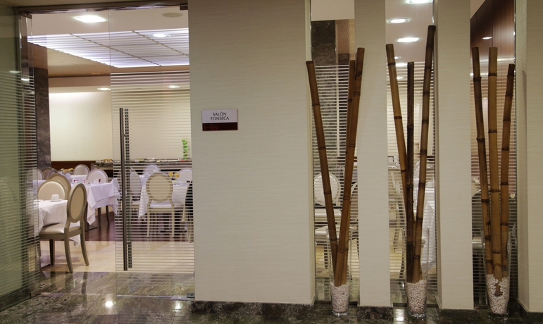 Imagen del bar/restaurante del Hotel Compostela, Santiago de Compostela. Foto 2