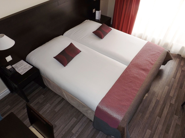 Imagen de la habitación del Hotel Comt&eacute; De Nice, BEAULIEU SUR MER. Foto 9