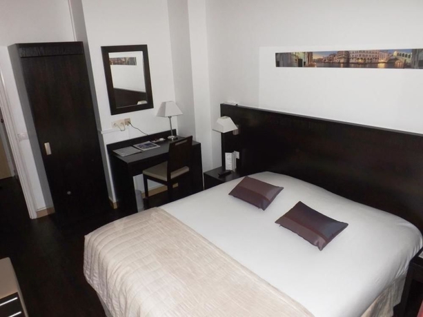 Imagen de la habitación del Hotel Comt&eacute; De Nice, BEAULIEU SUR MER. Foto 12
