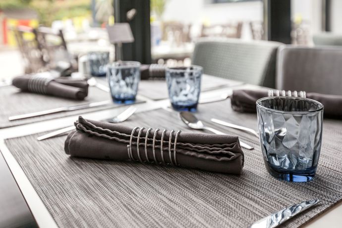 Imagen del bar/restaurante del Hotel Comt&eacute; D'ornon - Logis and Spa. Foto 2