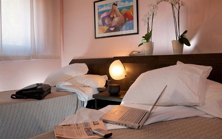 Imagen de la habitación del Hotel Comtur. Foto 3