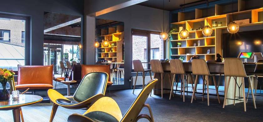 Imagen del bar/restaurante del Hotel Comwell H. C. Andersen Odense Dolce By Wyndham. Foto 3