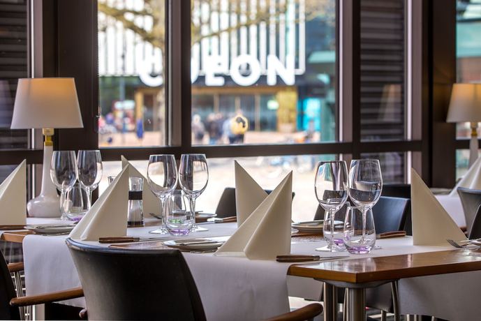 Imagen del bar/restaurante del Hotel Comwell H. C. Andersen Odense Dolce By Wyndham. Foto 6