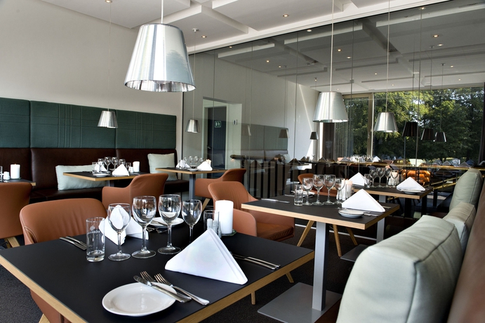 Imagen del bar/restaurante del Hotel Comwell Hvide Hus Aalborg. Foto 2