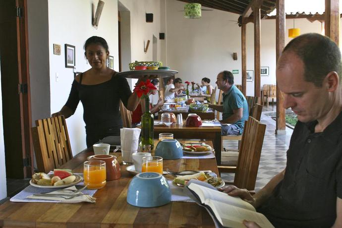 Imagen del bar/restaurante del Hotel Con Corazón. Foto 6