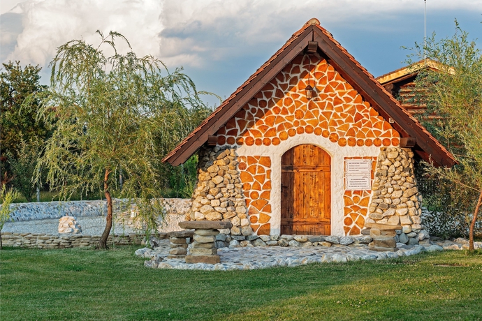 Imagen de los exteriores del Hotel Conacul Maria Theresa. Foto 11