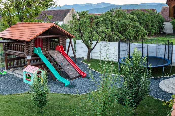 Imagen de los exteriores del Hotel Conacul Maria Theresa. Foto 12