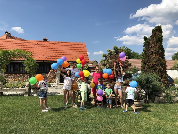 Imagen de los exteriores del Hotel Conacul Maria Theresa. Foto 13