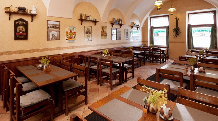 Imagen del bar/restaurante del Hotel Concertino Zlatá Husa. Foto 5