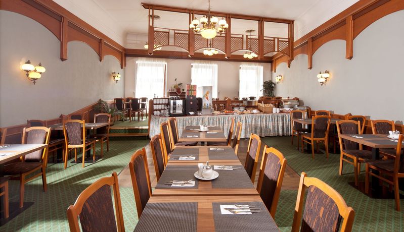 Imagen del bar/restaurante del Hotel Concertino Zlatá Husa. Foto 6