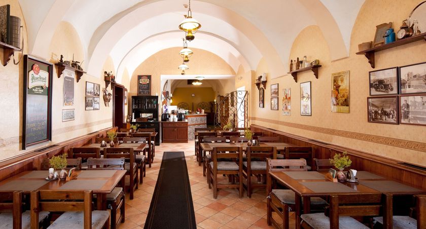 Imagen del bar/restaurante del Hotel Concertino Zlatá Husa. Foto 8