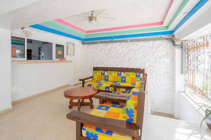 Imagen de los interiores del Hotel Conchamar. Foto 20