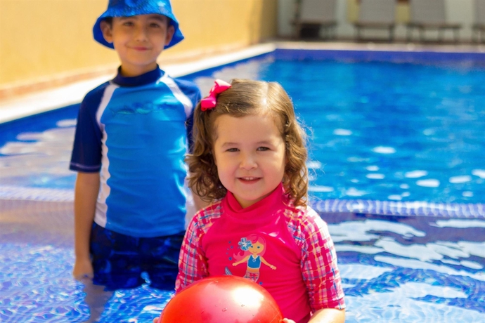 Imagen de la piscina del Hotel Concierge Plaza Colima. Foto 12
