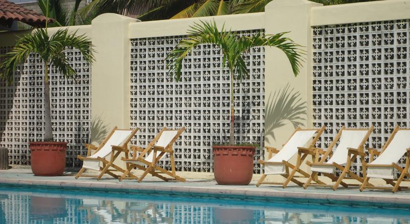 Imagen de la piscina del Hotel Concierge Plaza San Rafael. Foto 8