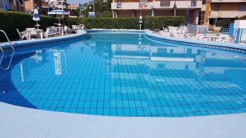 Imagen de la piscina del Hotel Concord, Ravenna. Foto 16