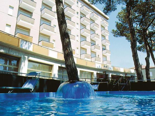Imagen de la piscina del Hotel Concord, Riccione. Foto 18