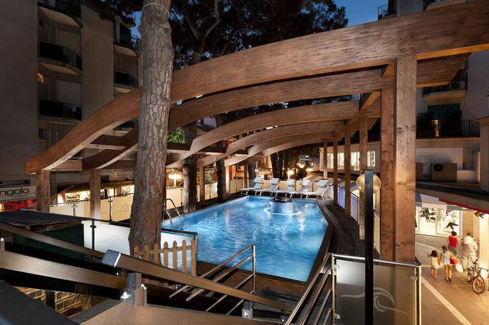 Imagen de la piscina del Hotel Concord, Riccione. Foto 20