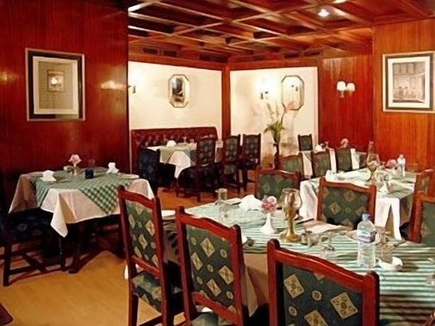 Imagen del bar/restaurante del Hotel Concorde Dokki. Foto 2