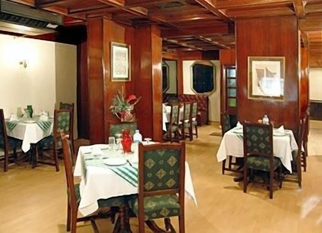 Imagen del bar/restaurante del Hotel Concorde Dokki. Foto 4