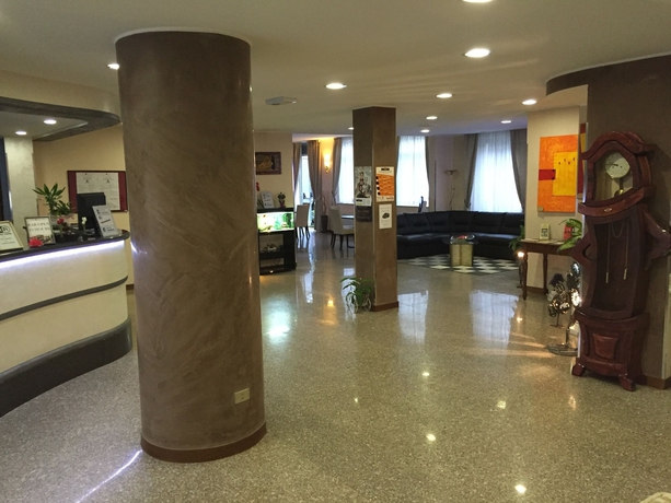 Imagen de los interiores del Hotel Concorde Fiera. Foto 12