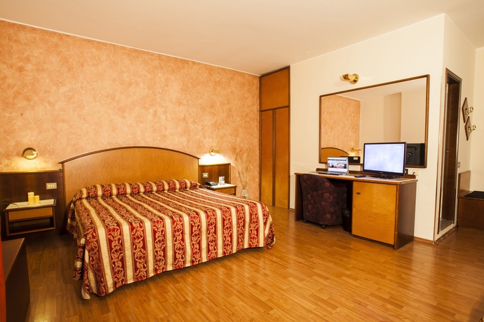 Imagen de la habitación del Hotel Concorde Fiera. Foto 7