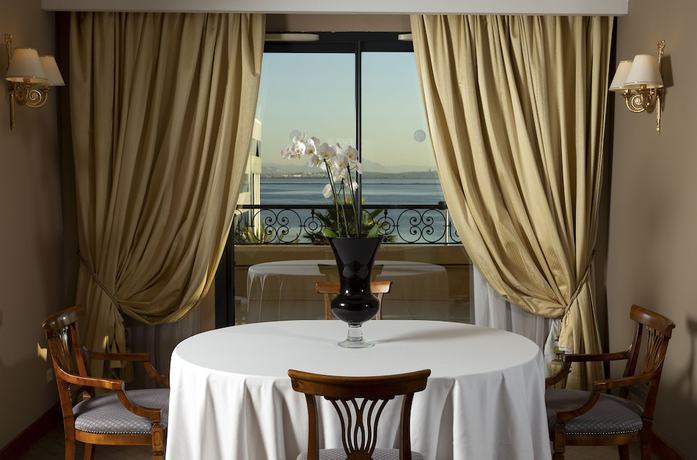 Imagen de la habitación del Hotel Concorde Les Berges du Lac. Foto 11